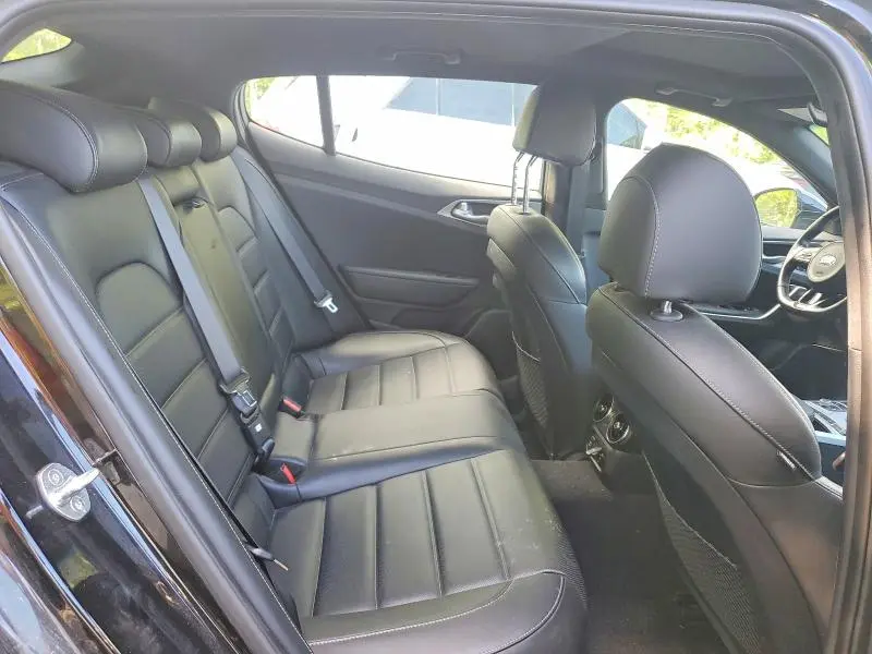2019 KIA STINGER GT2  