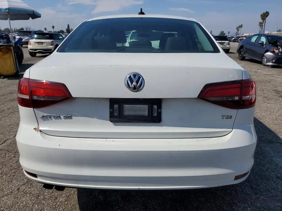 2016 VOLKSWAGEN JETTA SE  