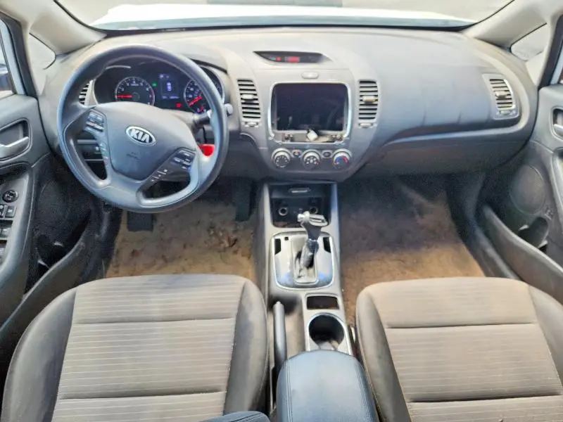 2017 KIA FORTE LX  