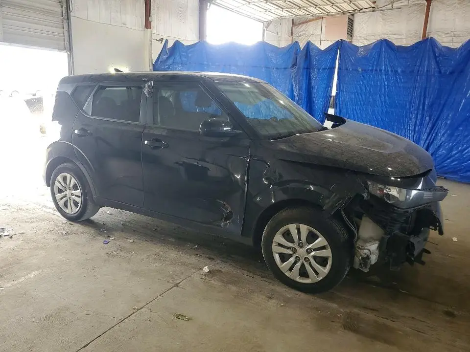 2023 KIA SOUL LX  