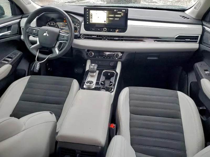 2025 MITSUBISHI OUTLANDER SE  