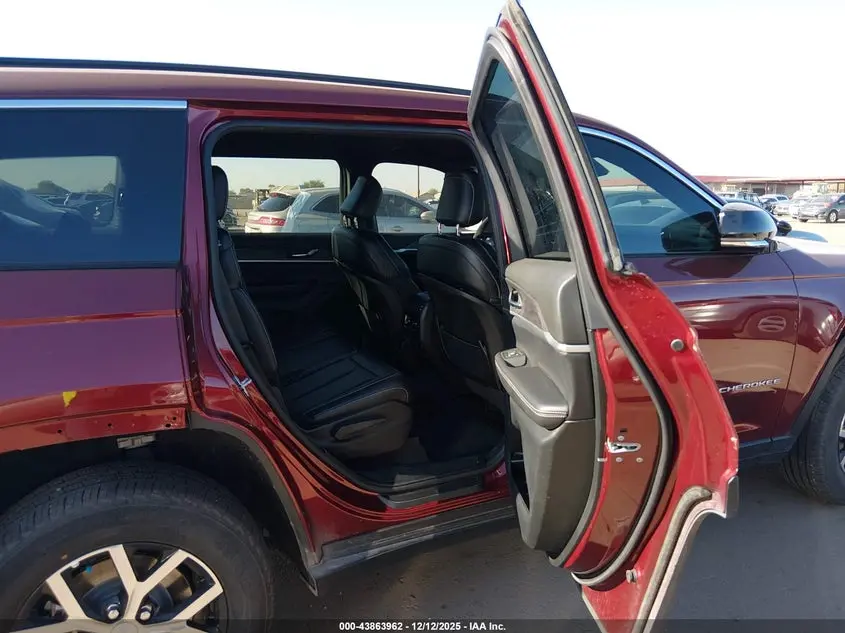 2024 JEEP GRAND CHEROKEE L LIMITED 4X2