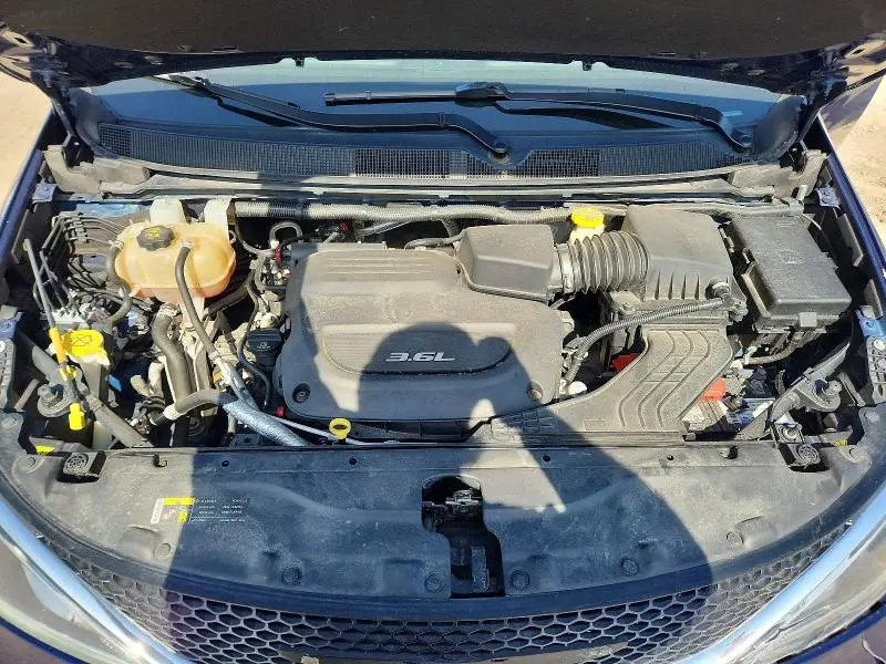 2017 CHRYSLER PACIFICA LIMITED  