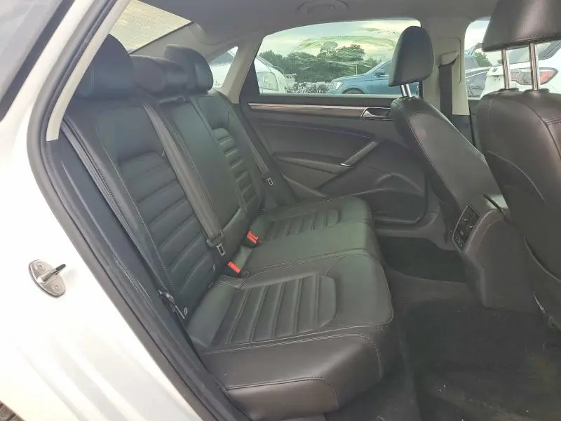 2017 VOLKSWAGEN PASSAT SEL PREMIUM  