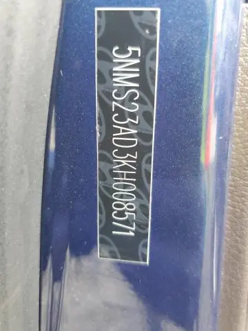 2019 HYUNDAI SANTA FE SE  