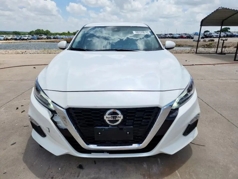 2022 NISSAN ALTIMA SV  