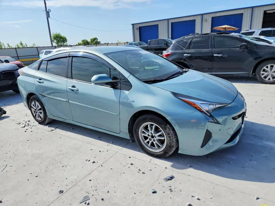 2017 TOYOTA PRIUS   
