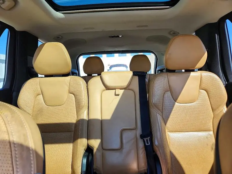2016 VOLVO XC90 T6  