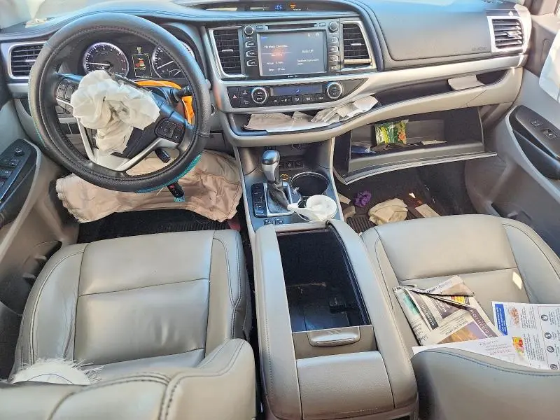 2014 TOYOTA HIGHLANDER XLE  