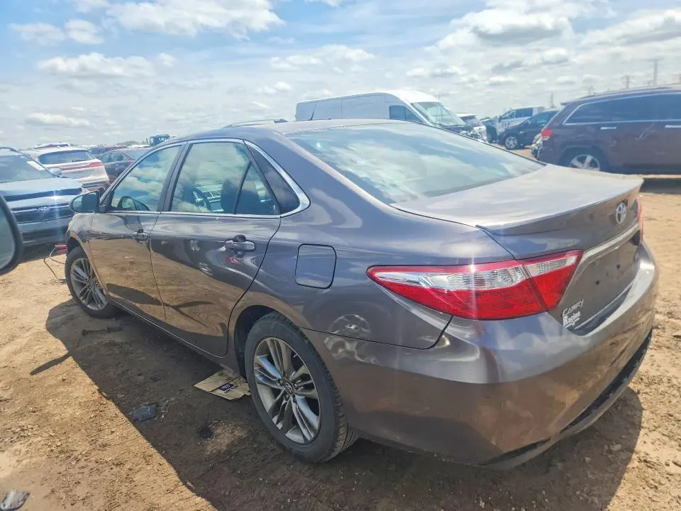 2017 TOYOTA CAMRY SE  