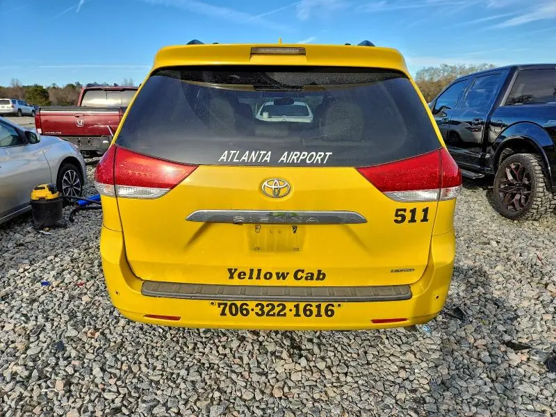 2012 TOYOTA SIENNA XLE  