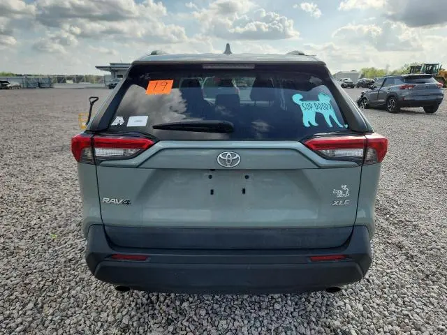 2021 TOYOTA RAV4 XLE  