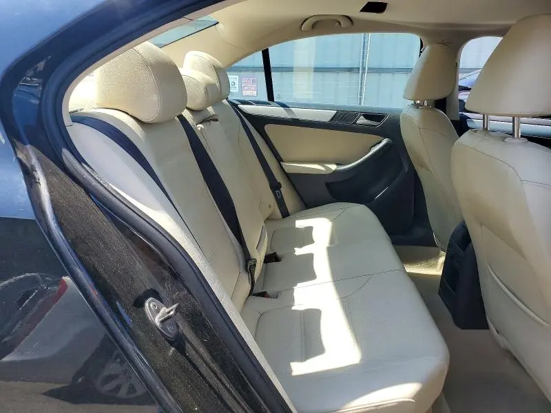 2013 VOLKSWAGEN JETTA SE  