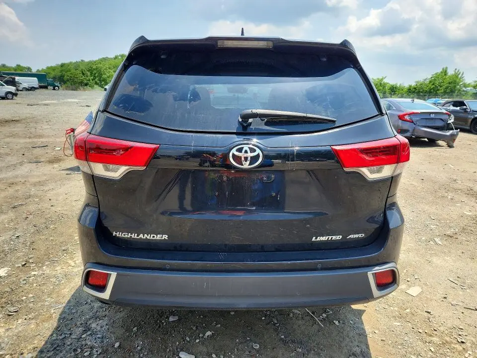 2017 TOYOTA HIGHLANDER LIMITED  