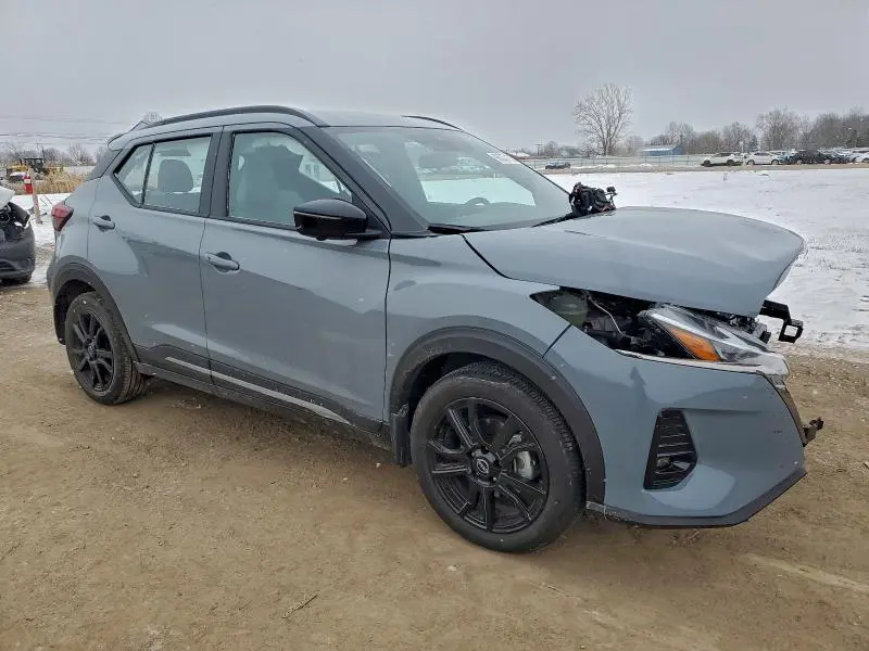 2024 NISSAN KICKS SR  