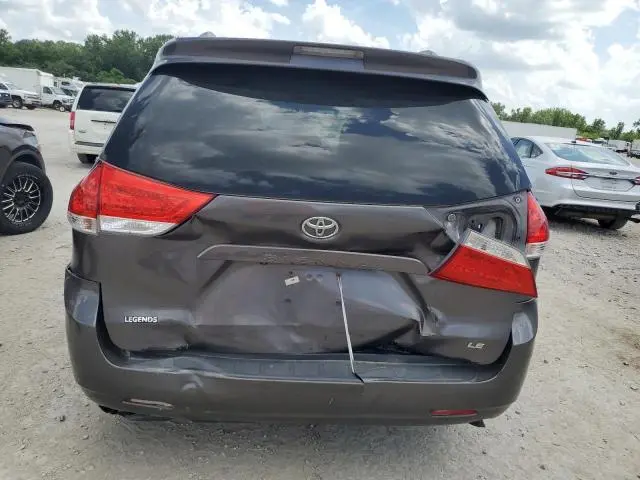 2012 TOYOTA SIENNA LE  
