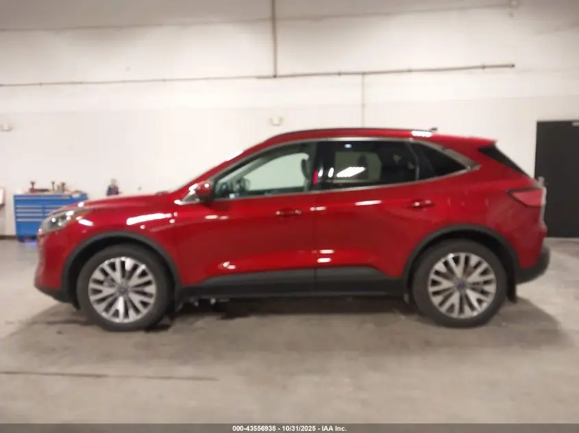 2022 FORD ESCAPE TITANIUM