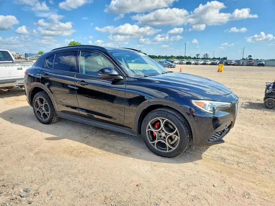 2018 ALFA ROMEO STELVIO SPORT  