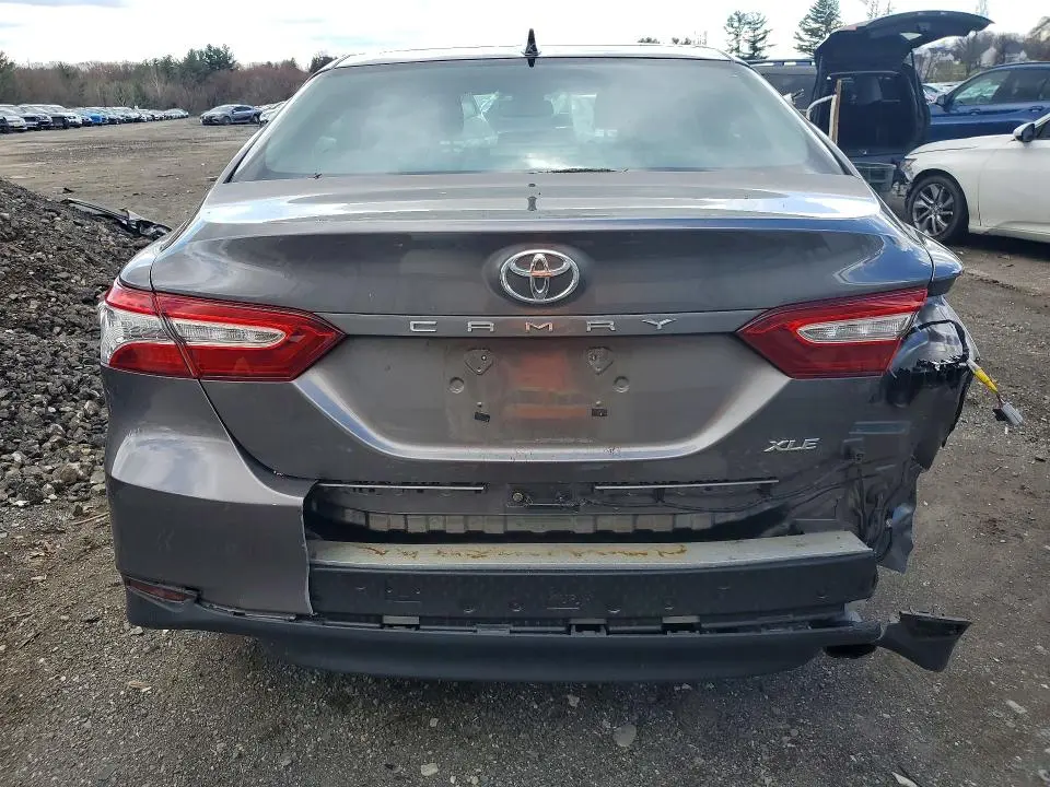 2019 TOYOTA CAMRY XLE  