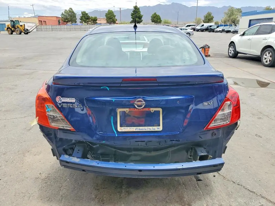 2019 NISSAN VERSA SV  