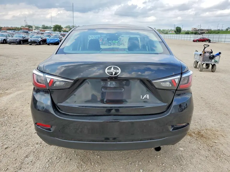 2017 TOYOTA YARIS IA BASE  