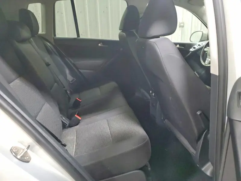 2013 VOLKSWAGEN TIGUAN S  