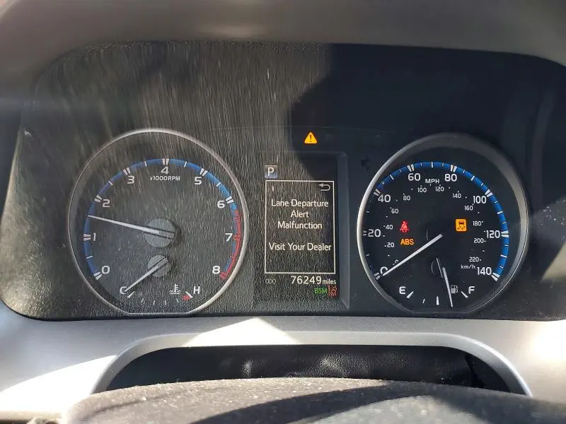 2018 TOYOTA RAV4 XLE  