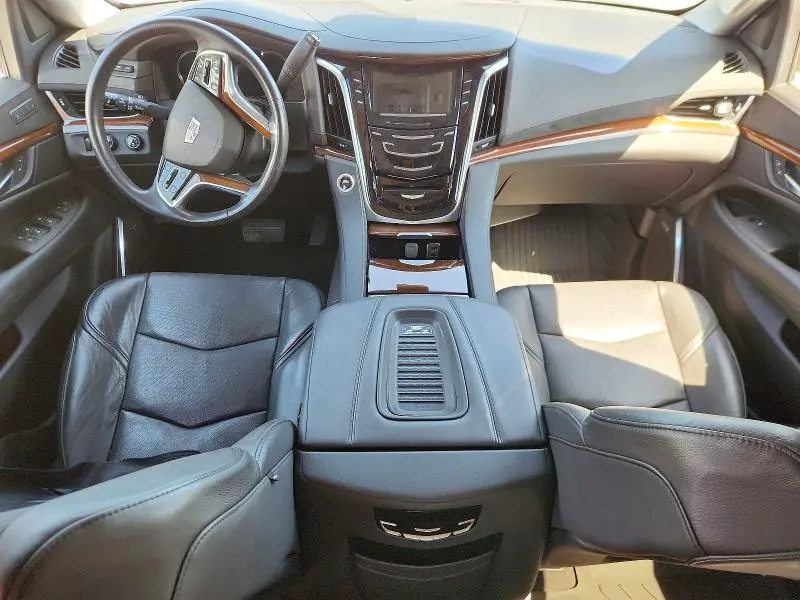 2019 CADILLAC ESCALADE ESV LUXURY  