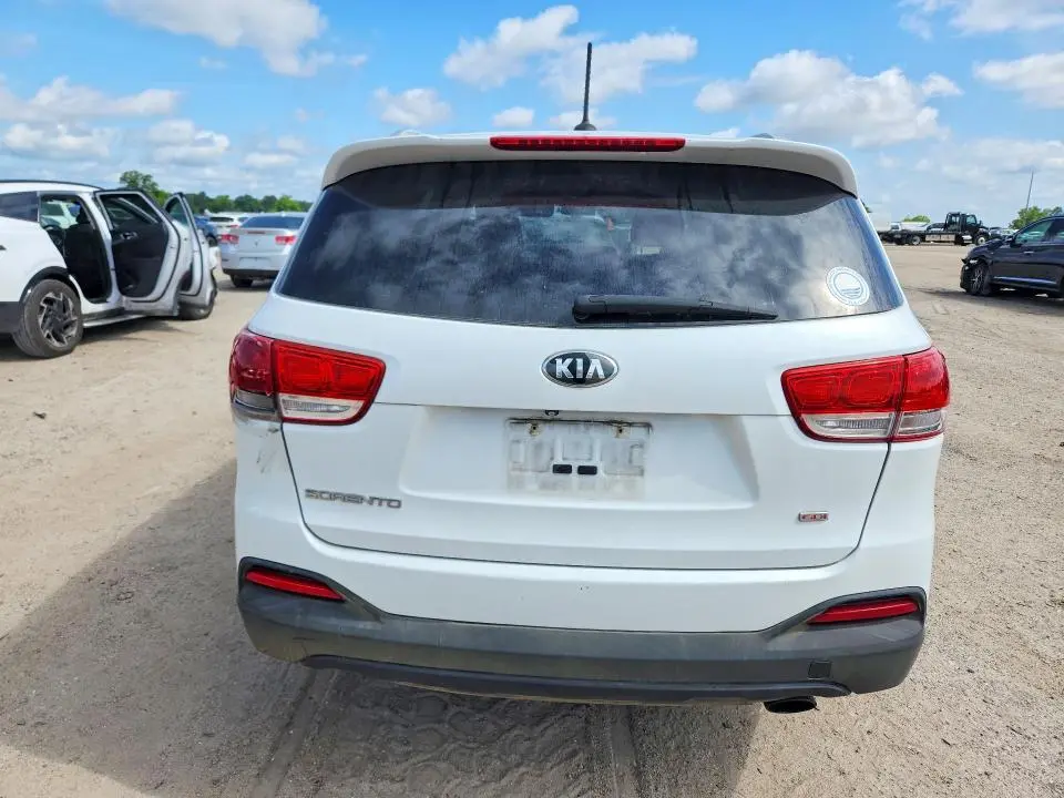 2016 KIA SORENTO LX  