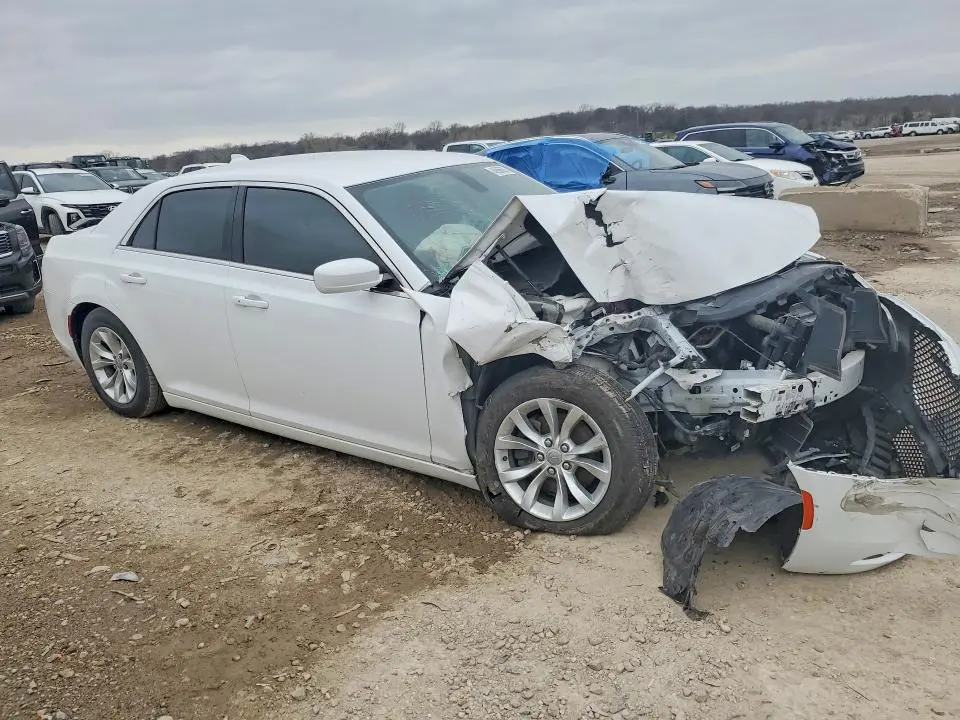 2015 CHRYSLER 300 LIMITED  