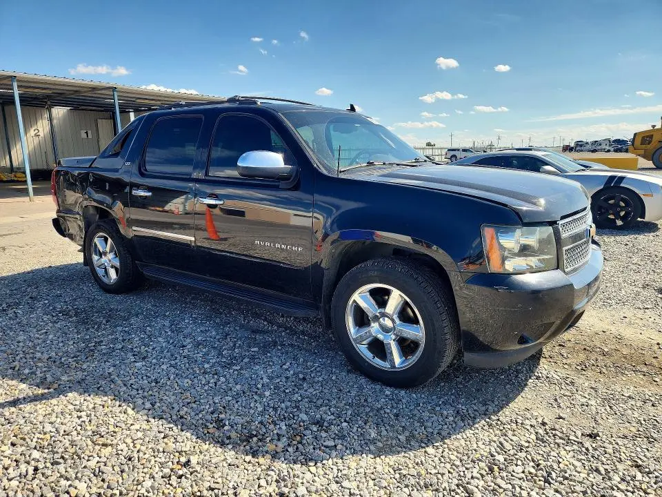 2011 CHEVROLET AVALANCHE LTZ  