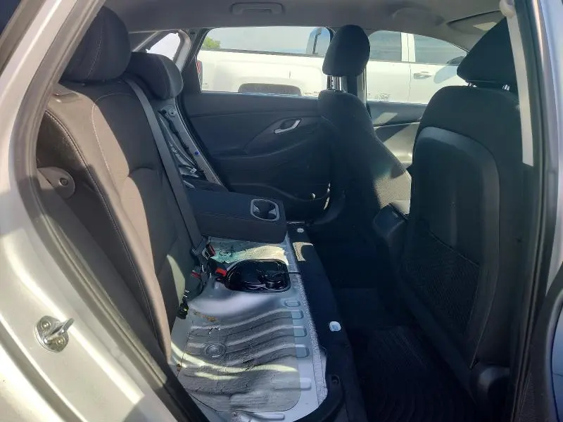 2018 HYUNDAI ELANTRA GT BASE  