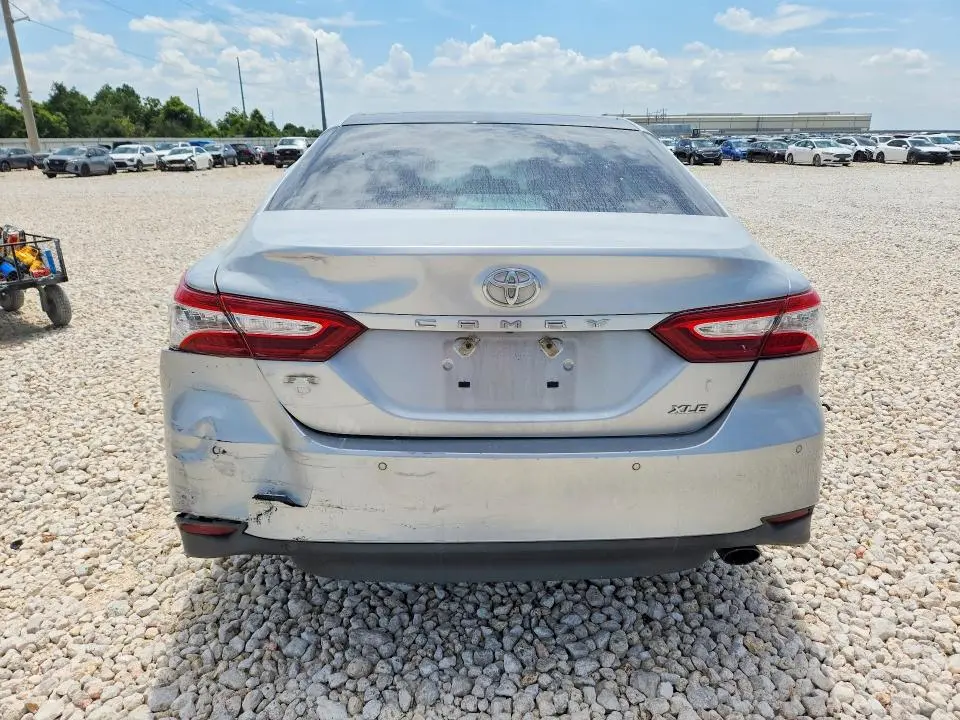2018 TOYOTA CAMRY XLE  