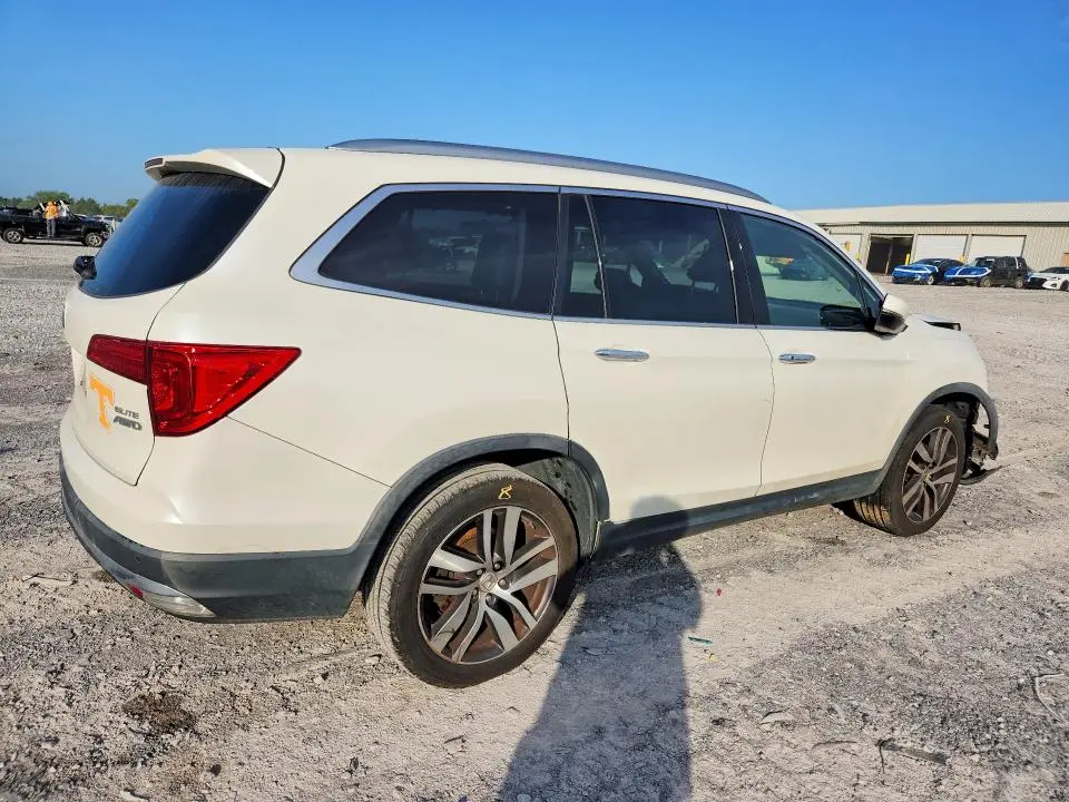 2017 HONDA PILOT ELITE  