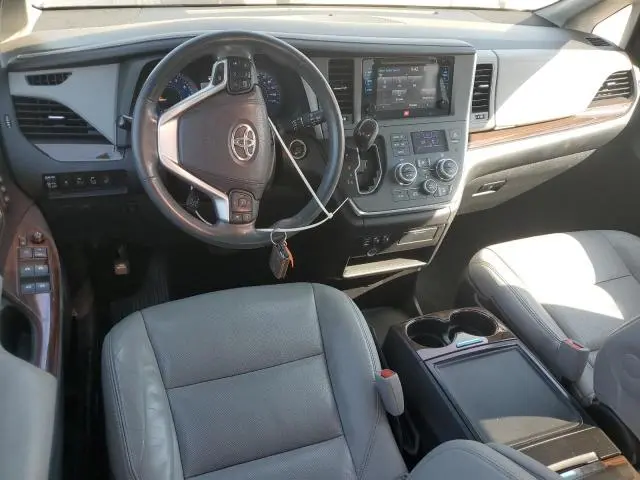 2015 TOYOTA SIENNA XLE