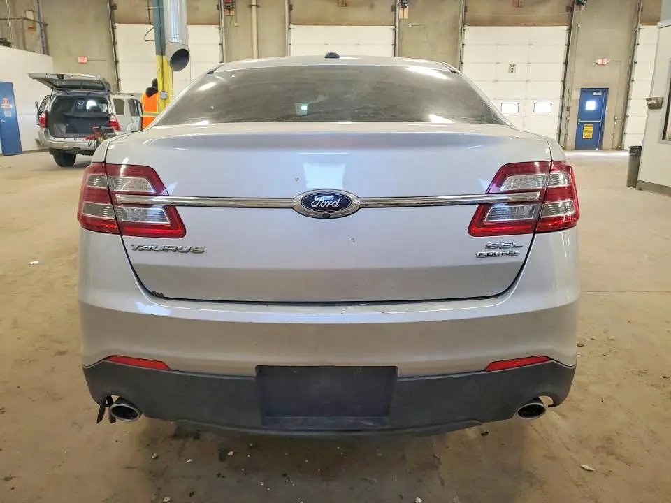 2016 FORD TAURUS SE  