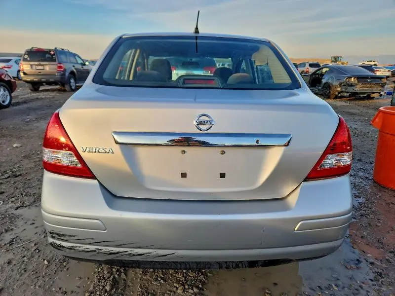 2011 NISSAN VERSA S  