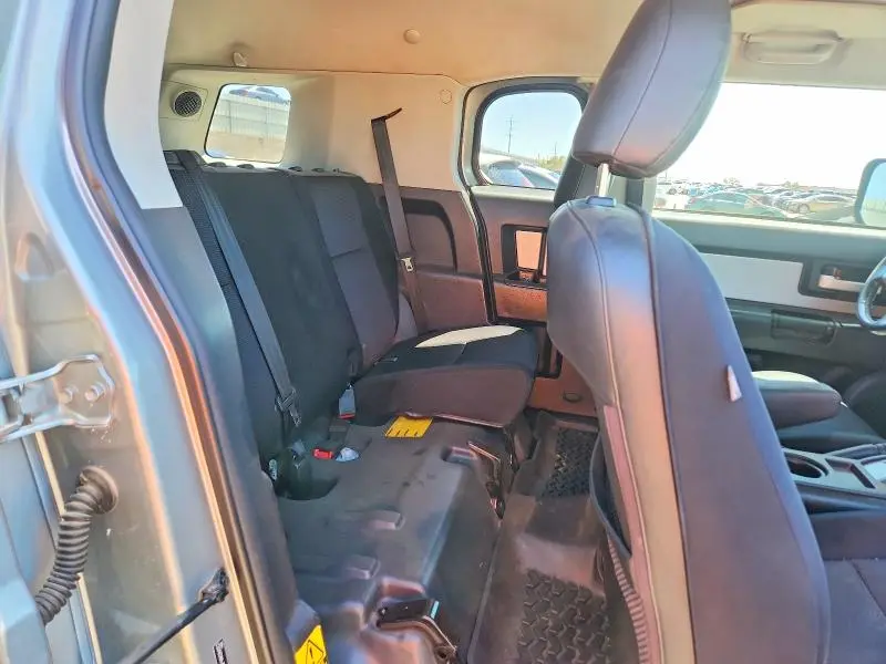 2010 TOYOTA FJ CRUISER BASE  