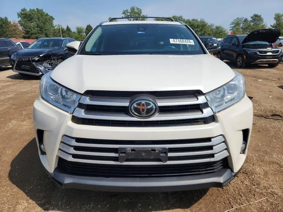 2017 TOYOTA HIGHLANDER XLE  