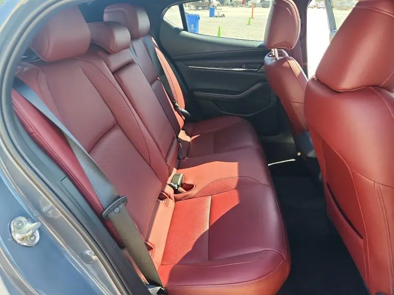 2025 MAZDA 3 PREFERRED  