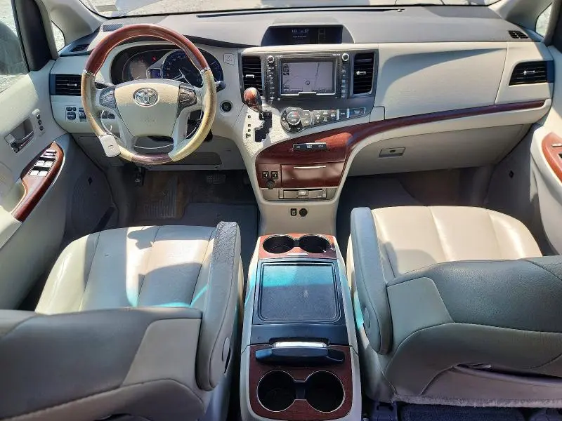 2013 TOYOTA SIENNA LIMITED 7-PASSENGER  