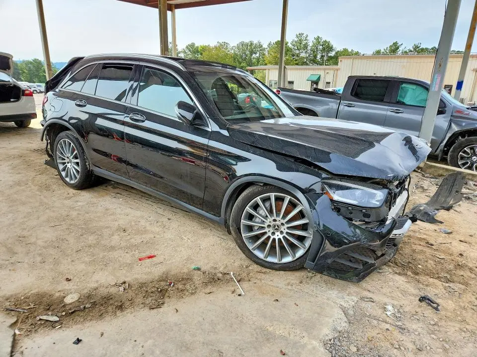2020 MERCEDES-BENZ GLC 300  