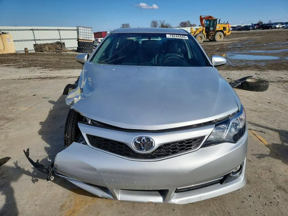 2012 TOYOTA CAMRY SE  