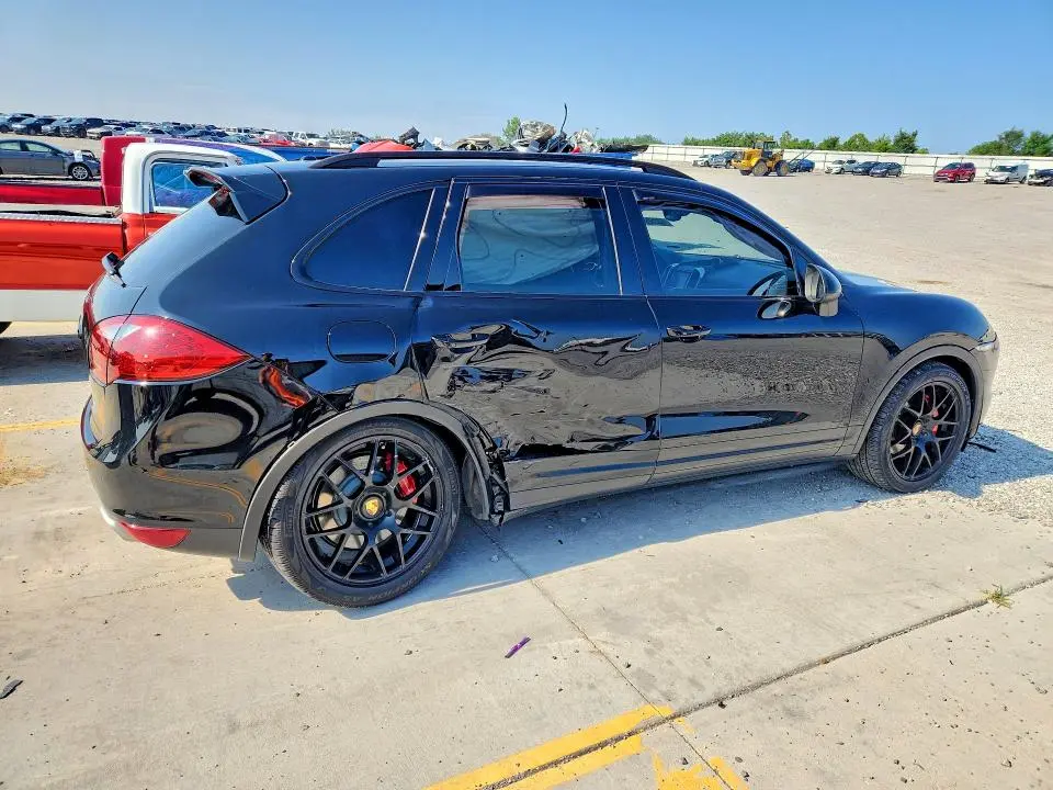 2014 PORSCHE CAYENNE S  