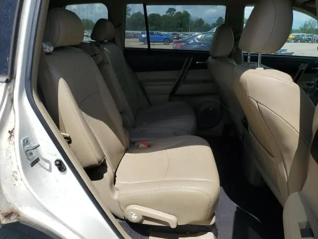 2013 TOYOTA HIGHLANDER LIMITED