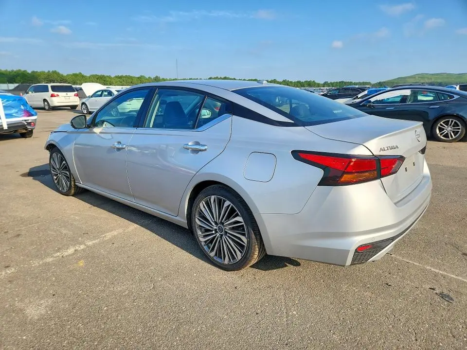 2023 NISSAN ALTIMA SL  