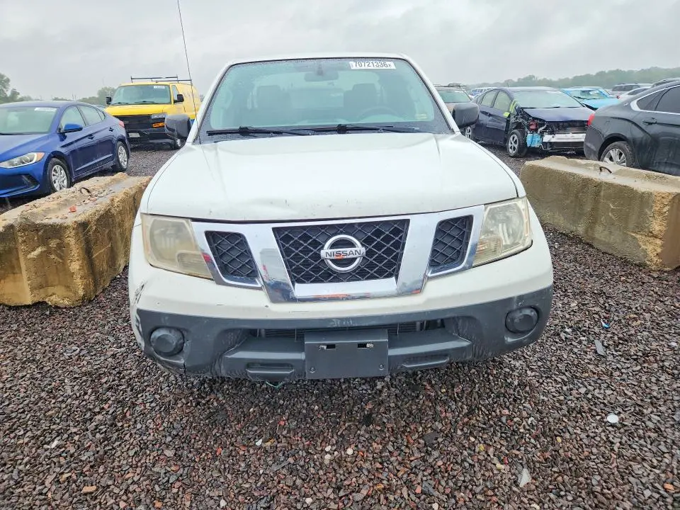 2015 NISSAN FRONTIER S  