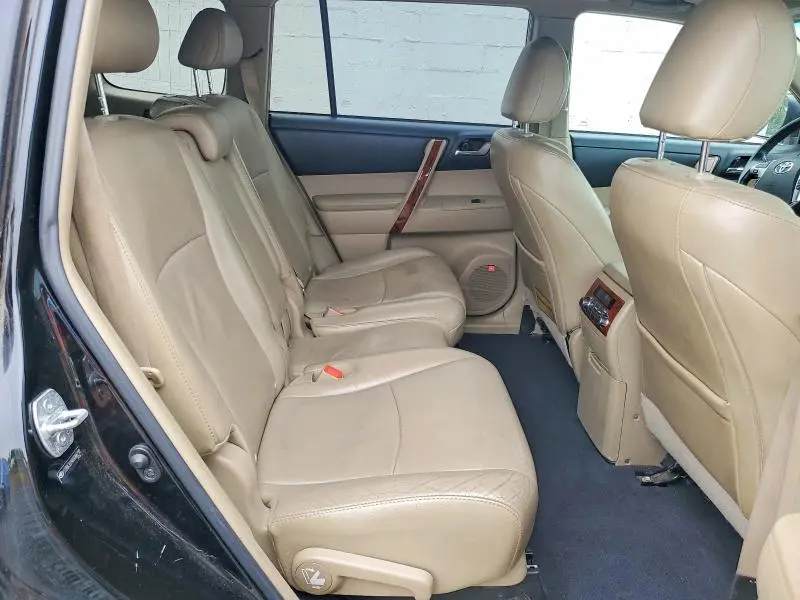 2011 TOYOTA HIGHLANDER LIMITED  