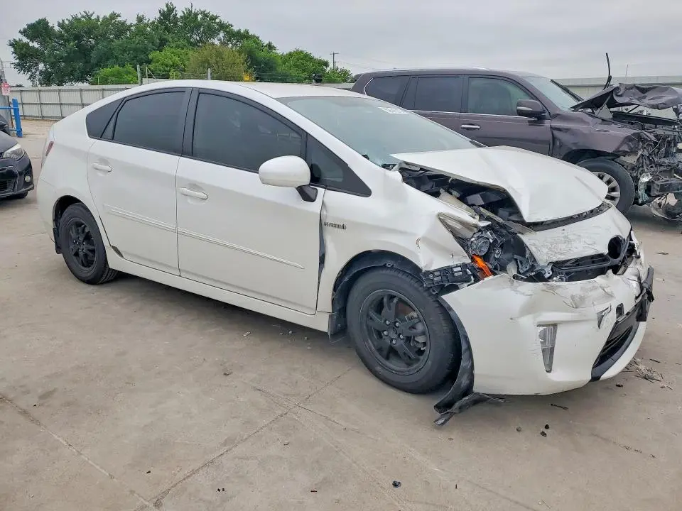 2013 TOYOTA PRIUS TWO  