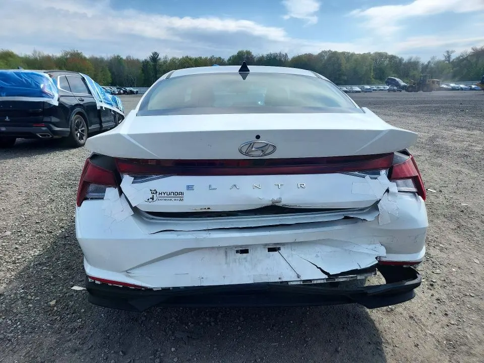 2021 HYUNDAI ELANTRA SEL  